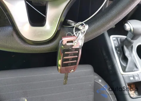 2018 Kia Sportage Lx z USA, uszkodzony, nr VIN KNDPM3AC7J7448483